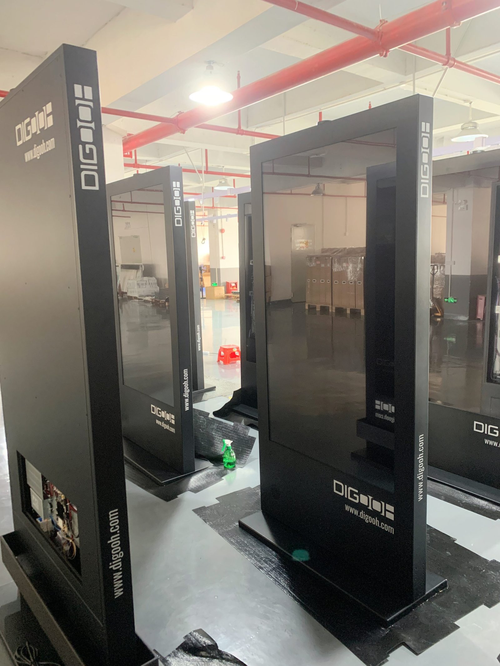 Digital Signage Shell Finishing Area